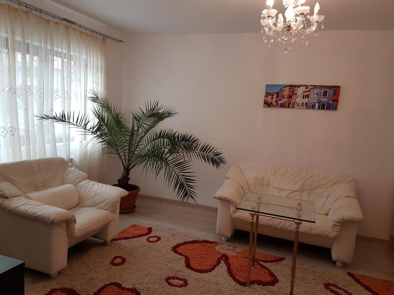 Rent Holding Apartments Iasi Esterno foto