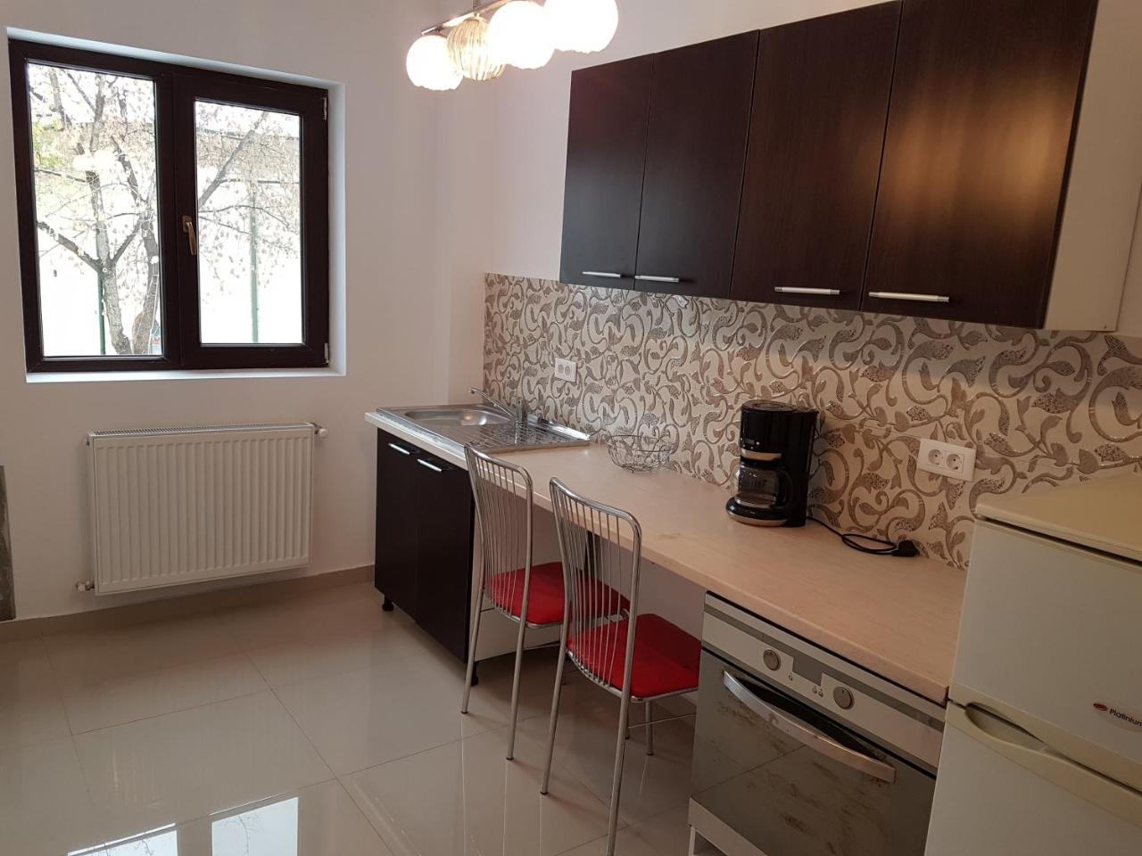 Rent Holding Apartments Iasi Esterno foto
