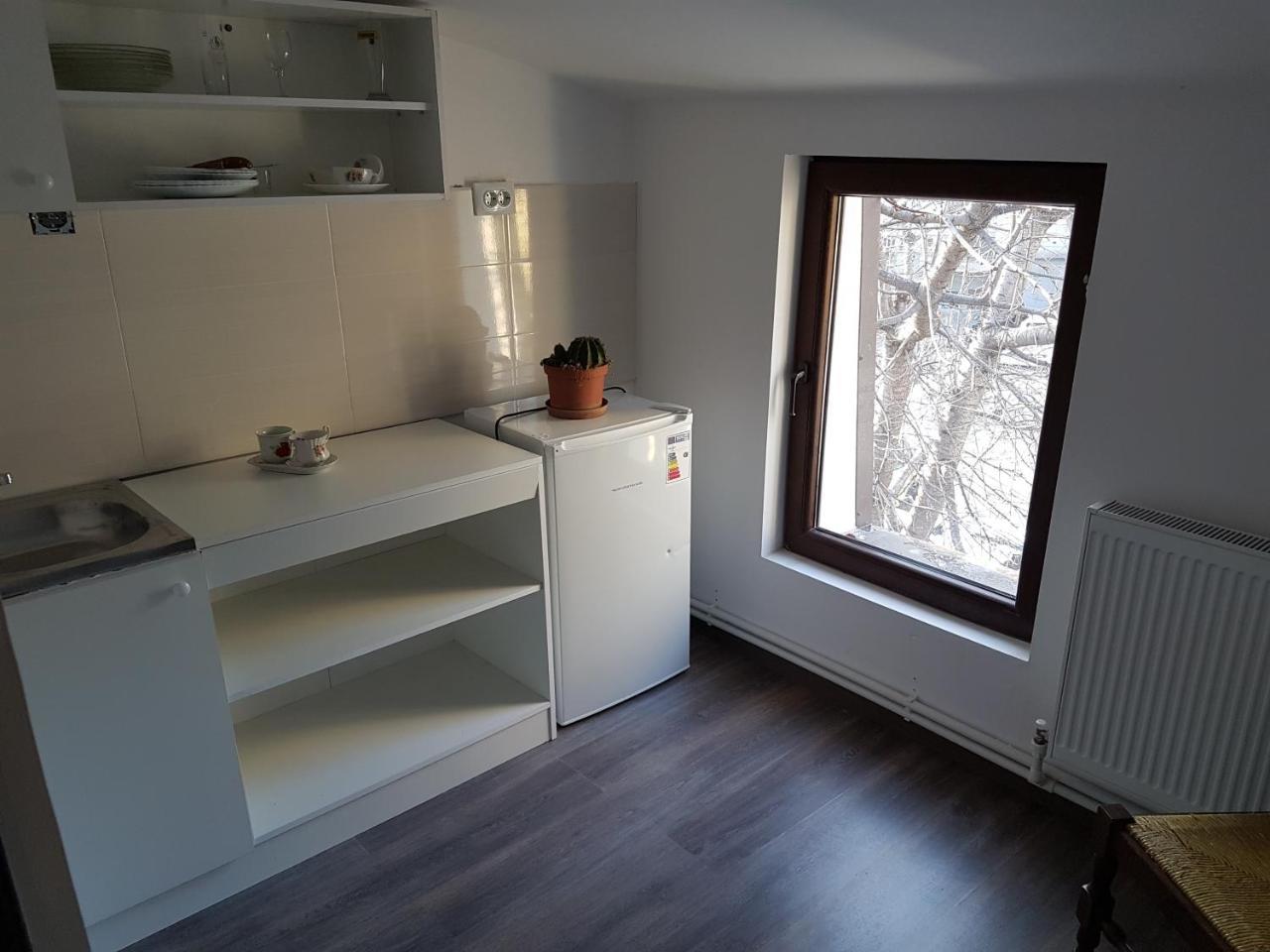 Rent Holding Apartments Iasi Esterno foto