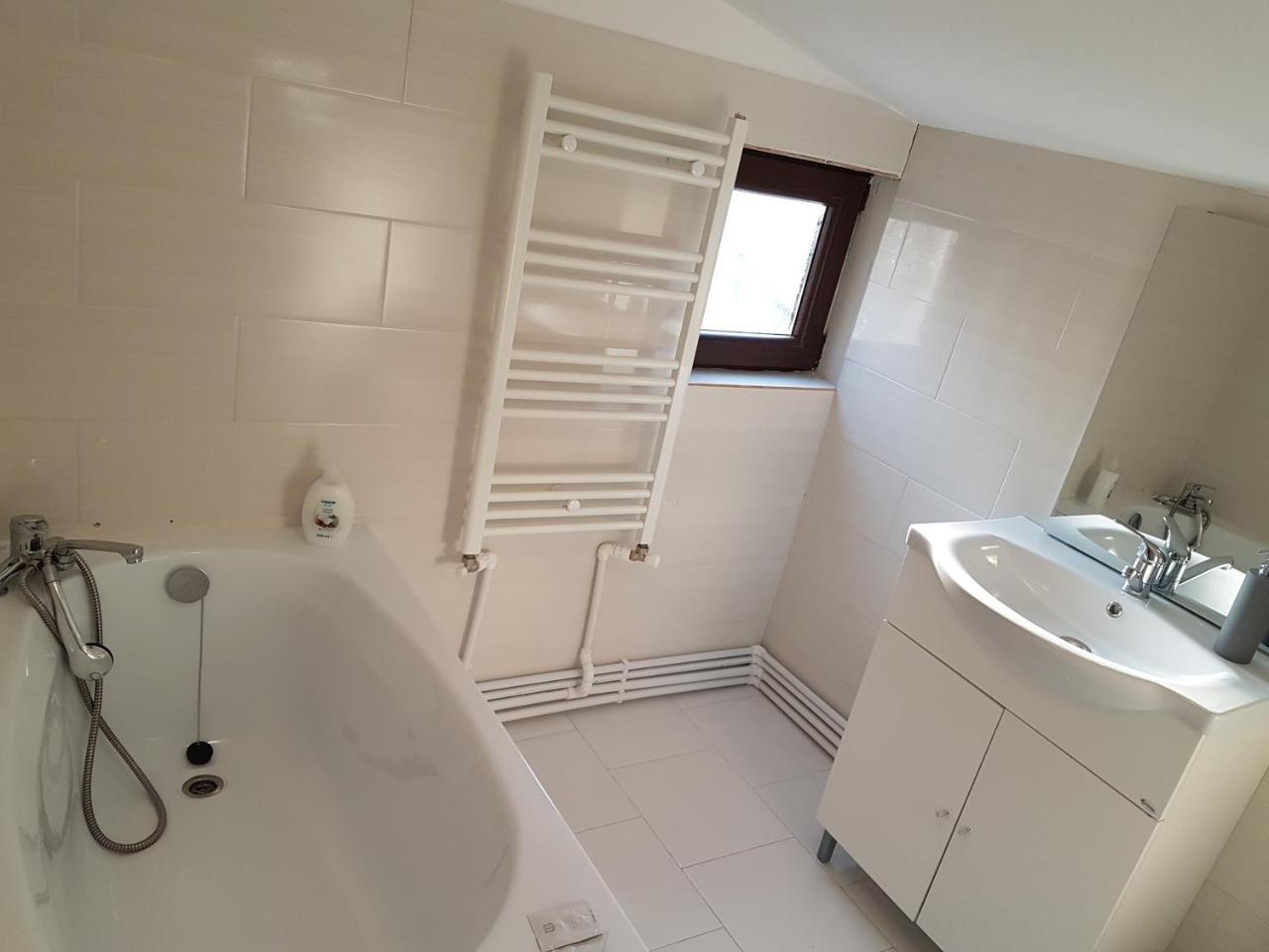Rent Holding Apartments Iasi Esterno foto
