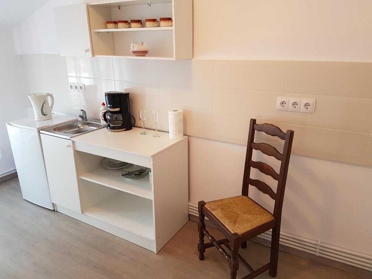 Rent Holding Apartments Iasi Esterno foto